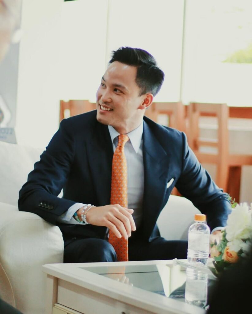 ลูกชายอนุทิน - sanook